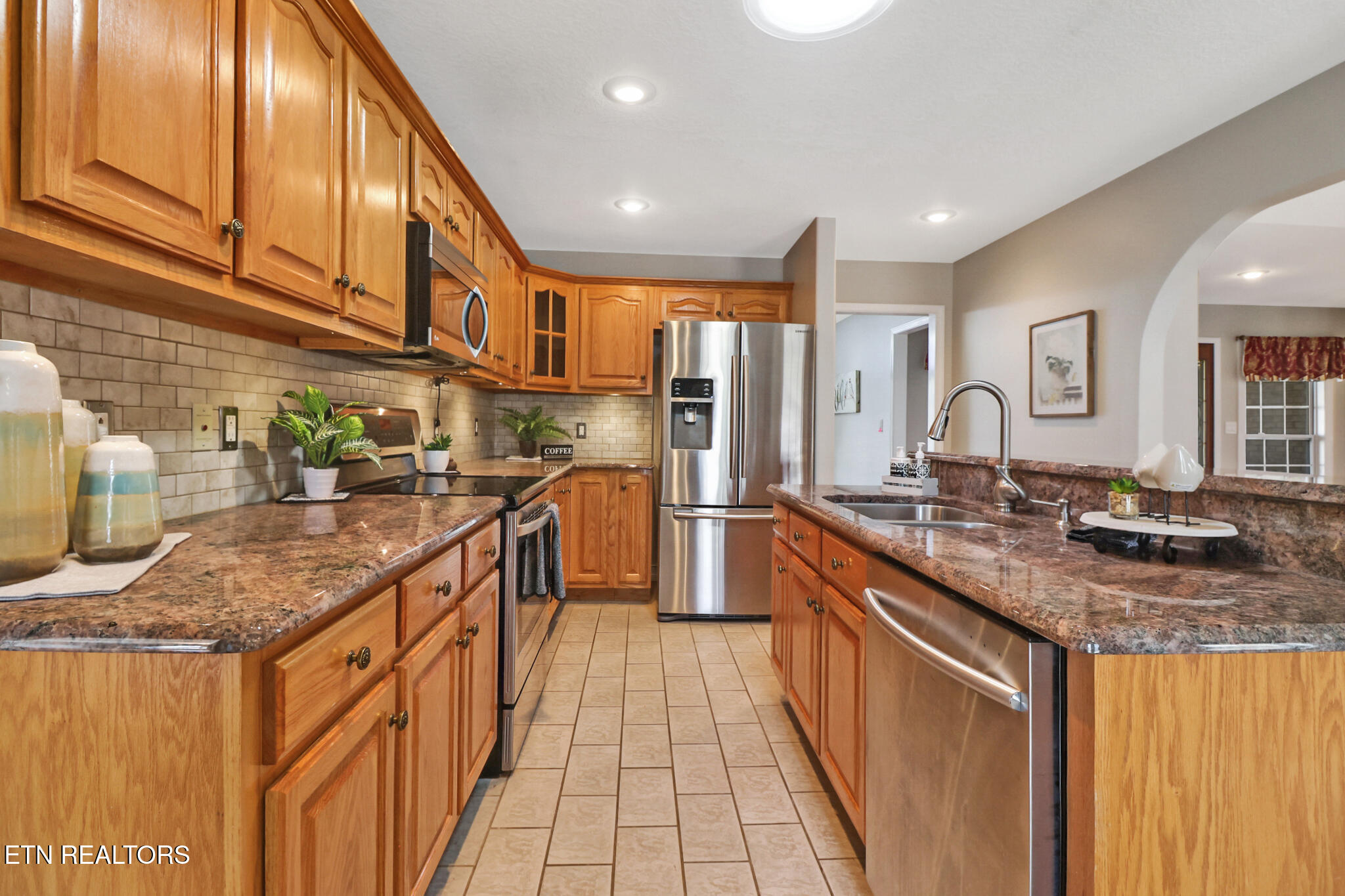 13 Lechmere Terrace Fairfield Glade, TN 38558 - Photo 16 of 40 Granite Countertops