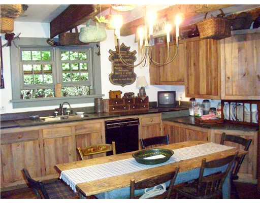 348 Creek Road Waynesburg, PA 15370 - Photo 3 of 17 Kitchen.
