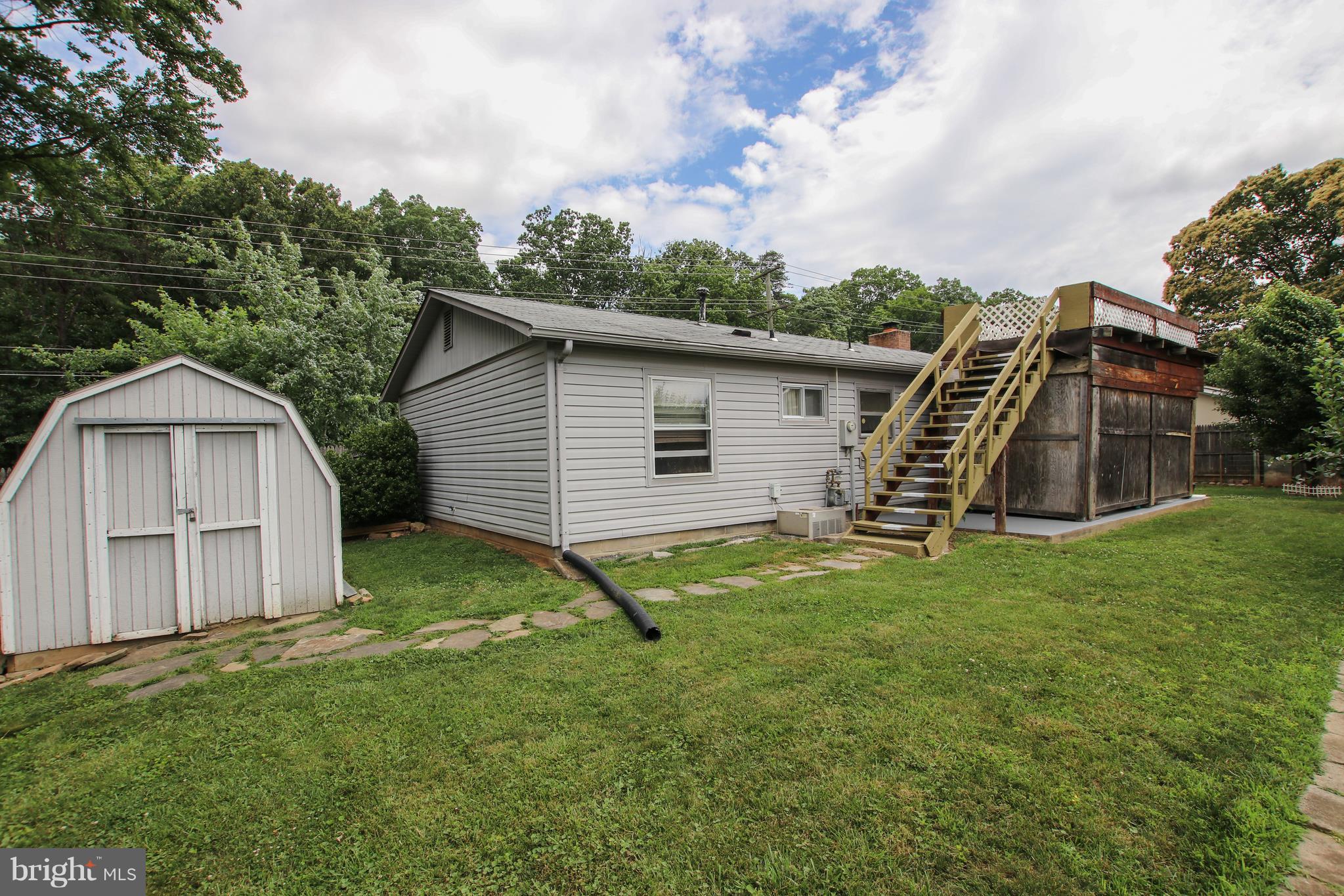 601 West Church Road Sterling, VA 20164 - Photo 16 of 21 Exterior (Rear)