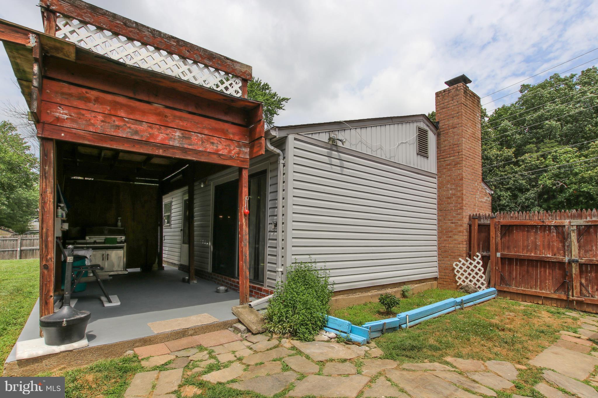 601 West Church Road Sterling, VA 20164 - Photo 21 of 21 Exterior (Rear)