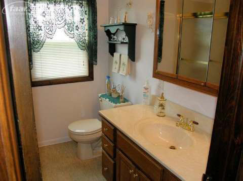 7093 Sheridan Road Flushing, MI 48433 - Photo 7 of 14 20419574-6.JPG