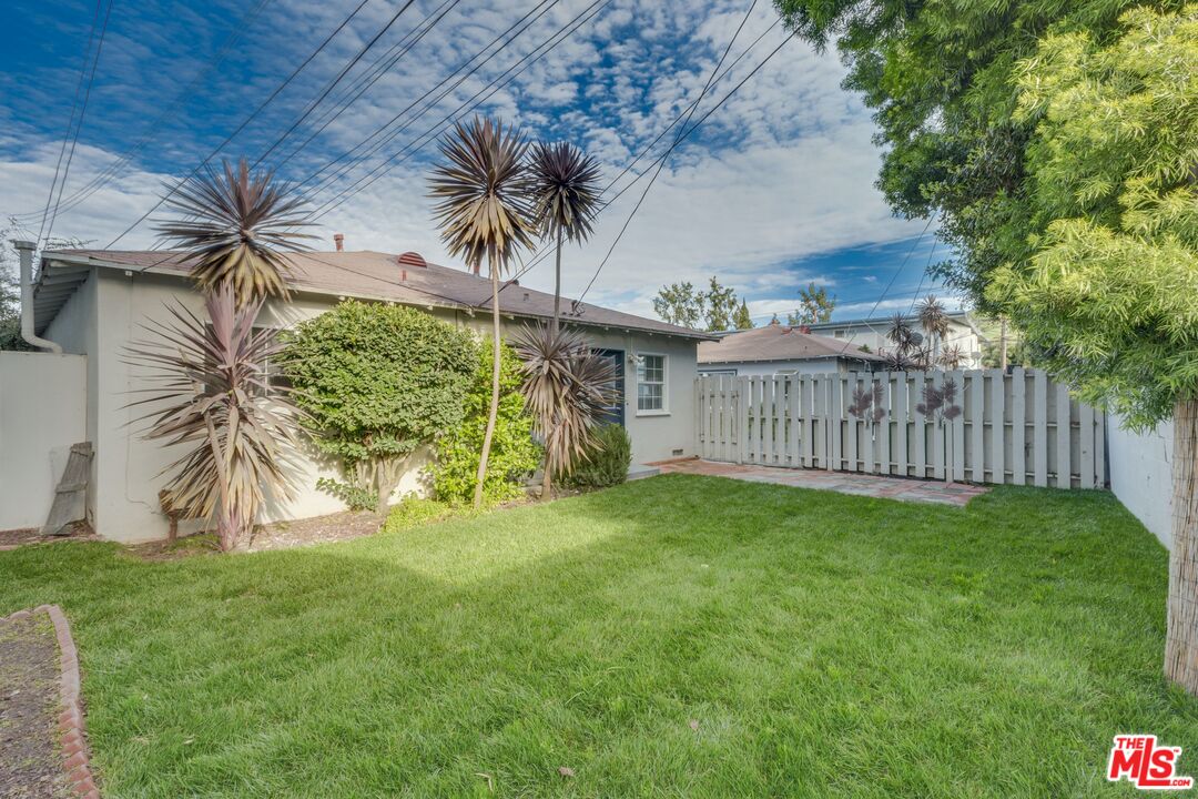 4179 Ince Boulevard, Unit 1/2 Culver City, CA 90232 - Photo 3 of 15 a view of a porch with a yard