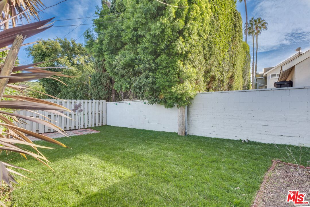 4179 Ince Boulevard, Unit 1/2 Culver City, CA 90232 - Photo 4 of 15 a view of a backyard with a small cabin