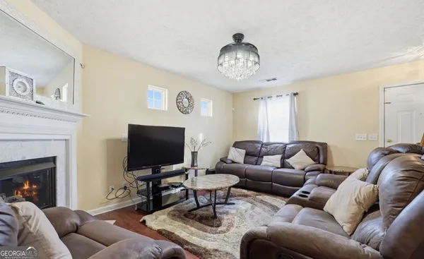 $2,300 | 205 Oak Grove Way, Acworth, GA 30102