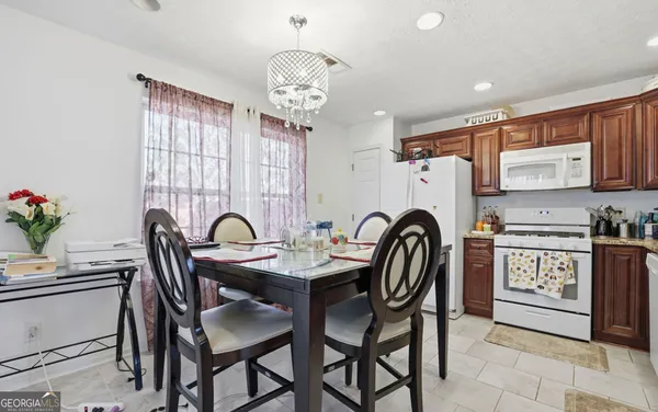 $2,300 | 205 Oak Grove Way, Acworth, GA 30102