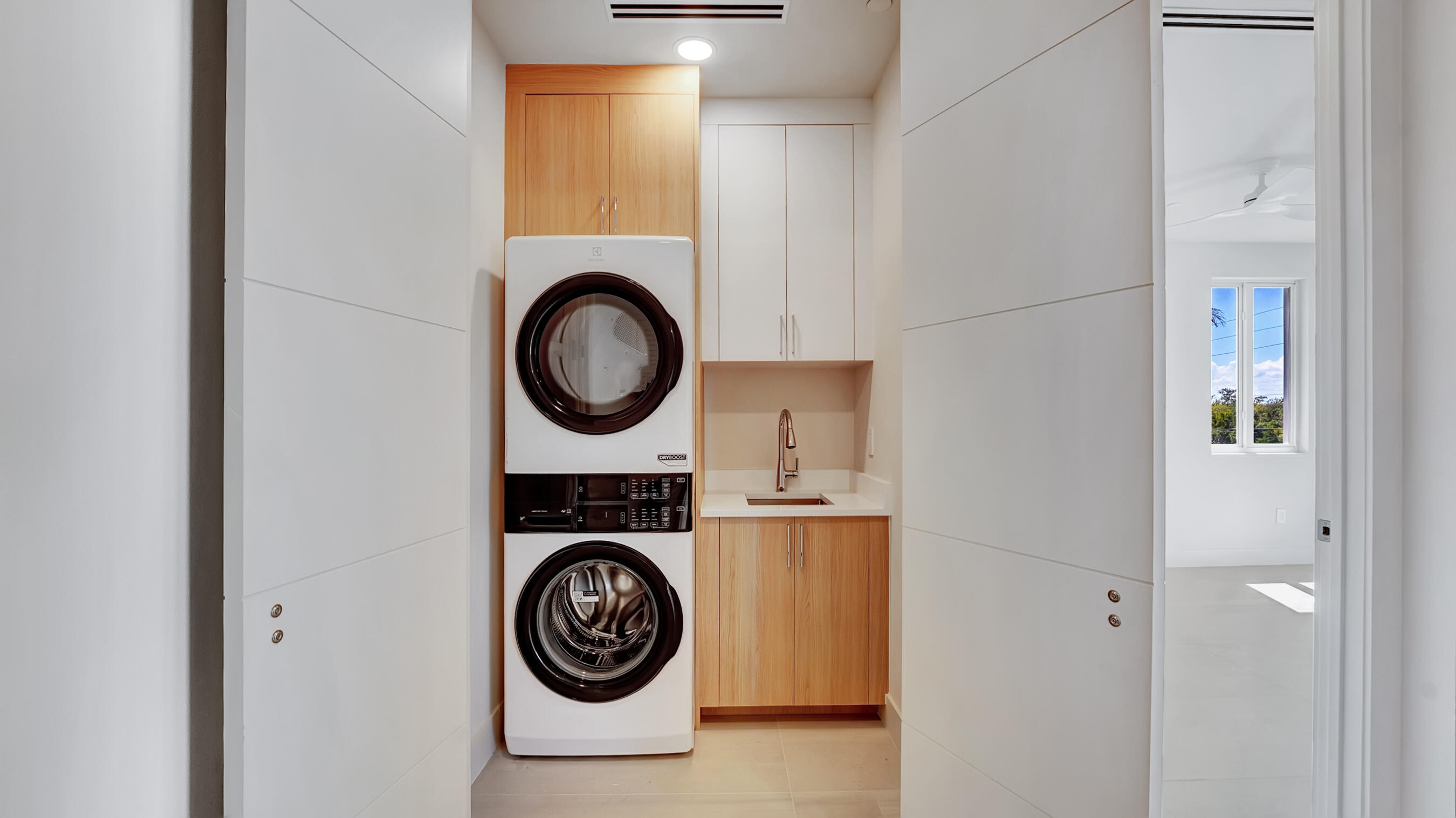 4857 Watersong Way Fort Pierce, FL 34949 - Photo 29 of 50 Laundry Room