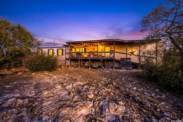 $399,900 | 261 SD 29185, Rocksprings, TX 78880