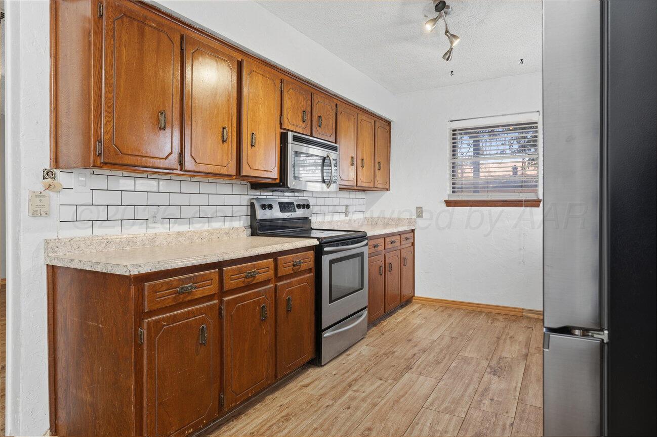205 Houston Street Borger, TX 79007 - Photo 10 of 57 Kitchen-2