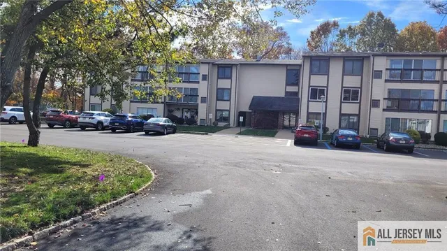 $2,200 | 277 Cross Drive, Unit 2E, Monroe Township, NJ 08831