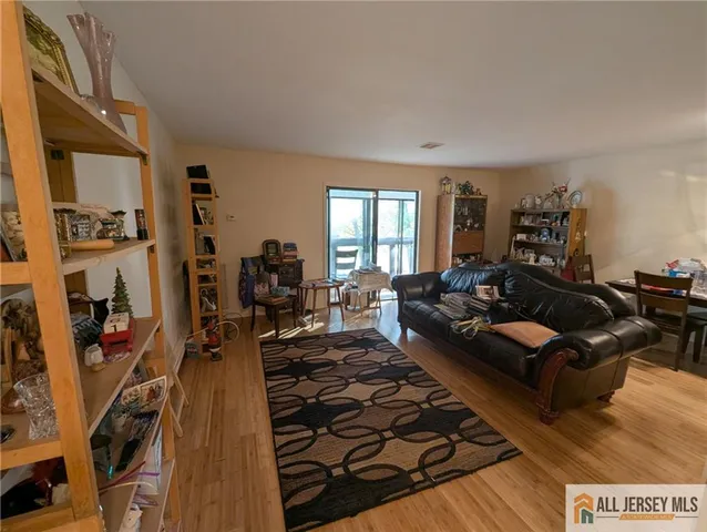 $2,200 | 277 Cross Drive, Unit 2E, Monroe Township, NJ 08831