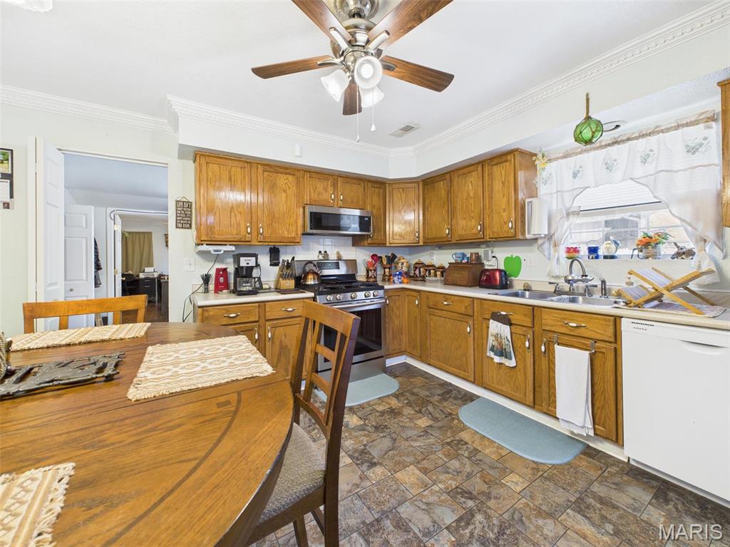 462 Harrison Street Lebanon, MO 65536 - Photo 2 of 20