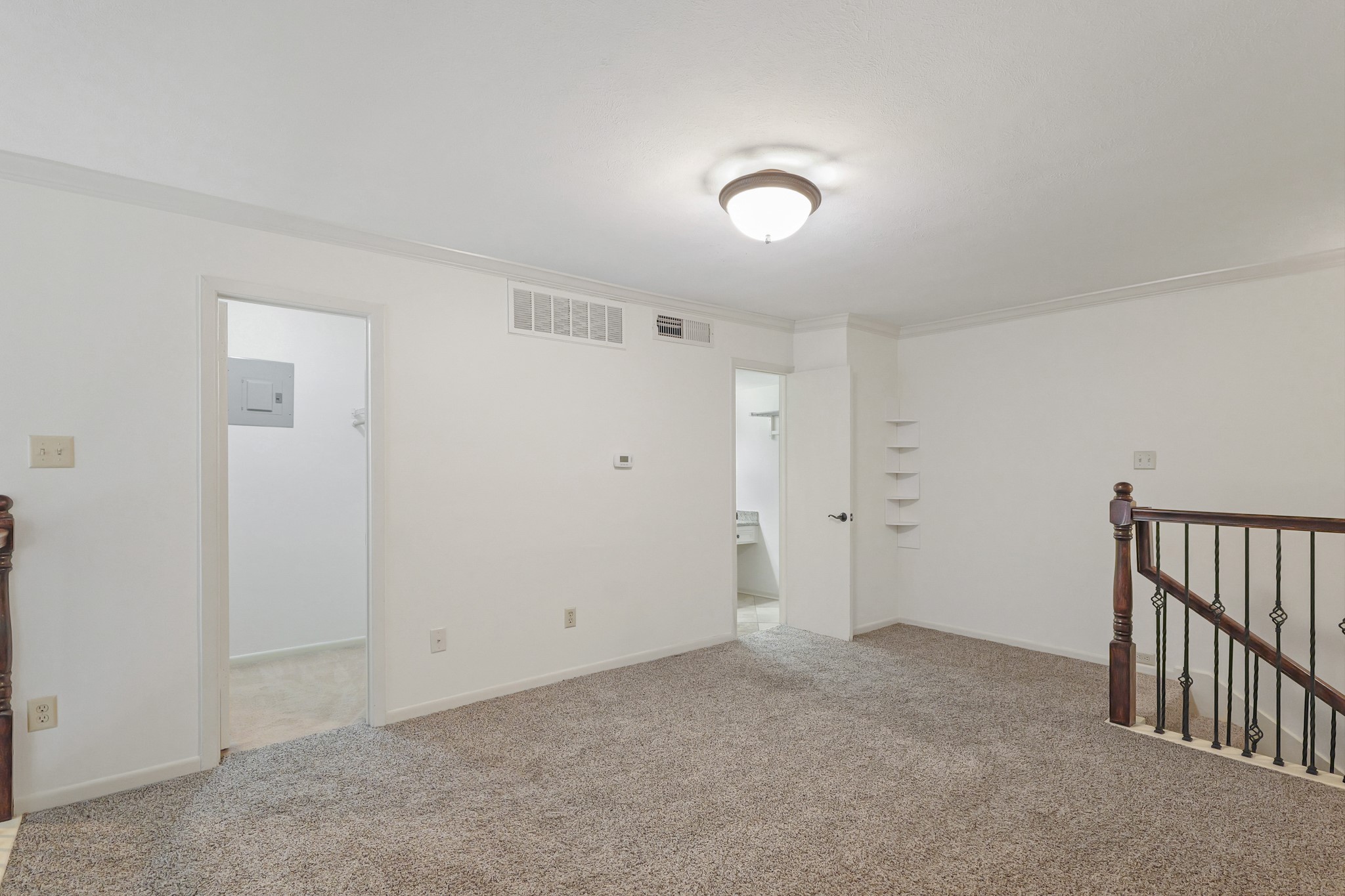 2800 Jeanetta Street, Unit 1402 Houston, TX 77063 - Photo 16 of 29 an empty room with windows