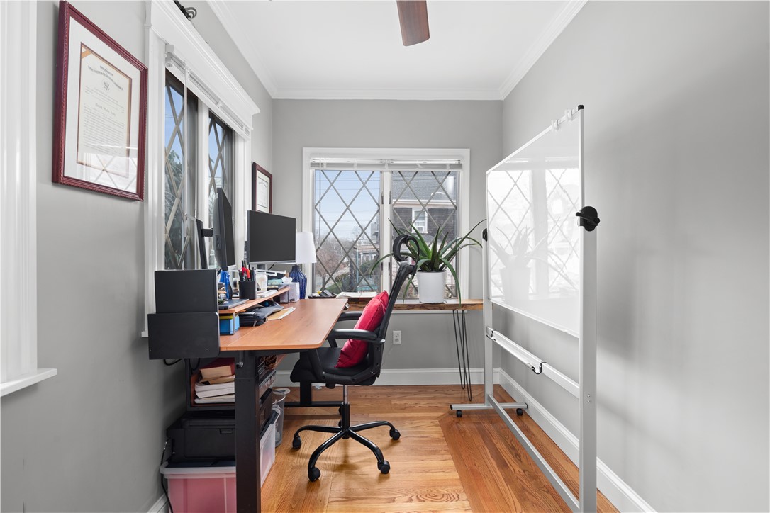 7 Bliss Road Newport, RI 02840 - Photo 19 of 41