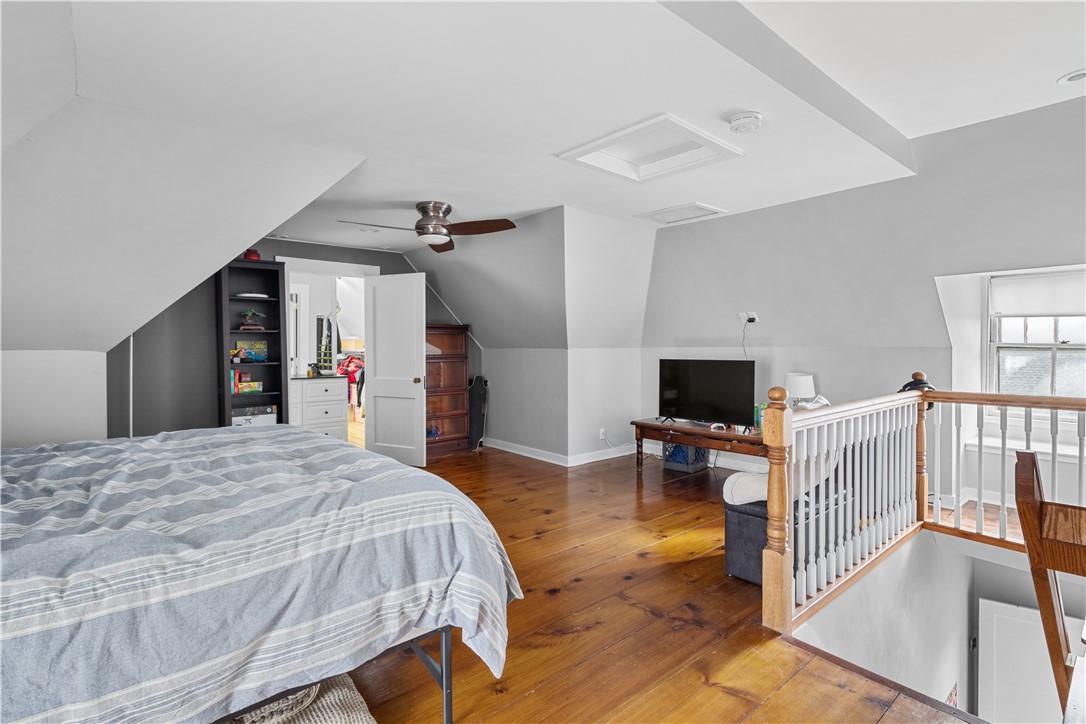 7 Bliss Road Newport, RI 02840 - Photo 30 of 41