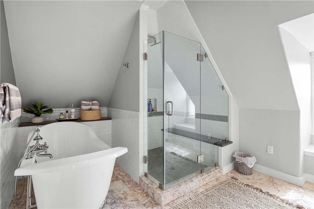 7 Bliss Road Newport, RI 02840 - Photo 31 of 41