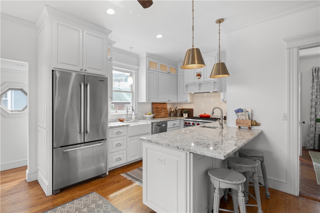 7 Bliss Road Newport, RI 02840 - Photo 10 of 41
