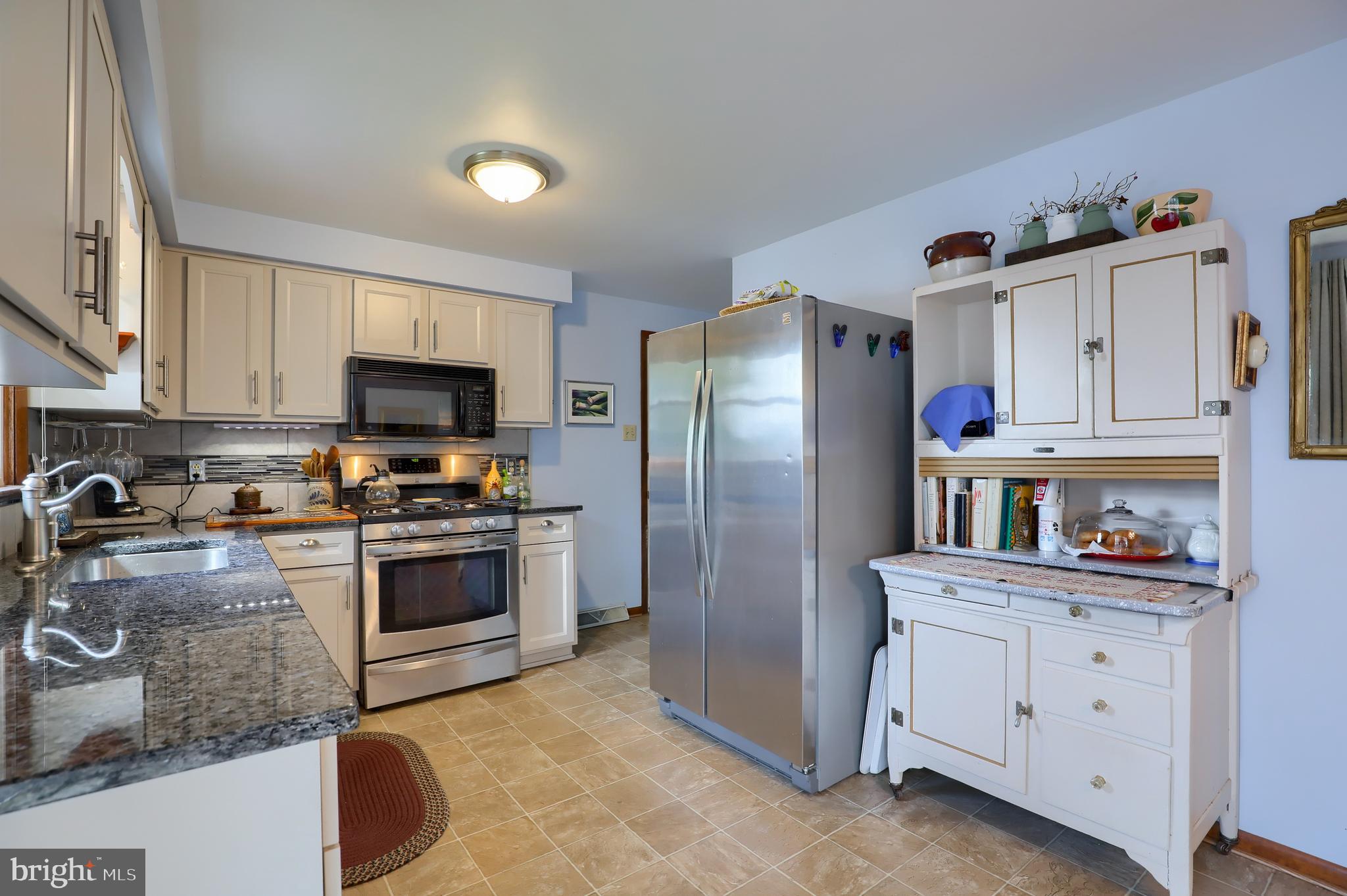 2309 Willow Road York, PA 17408 - Photo 11 of 33
