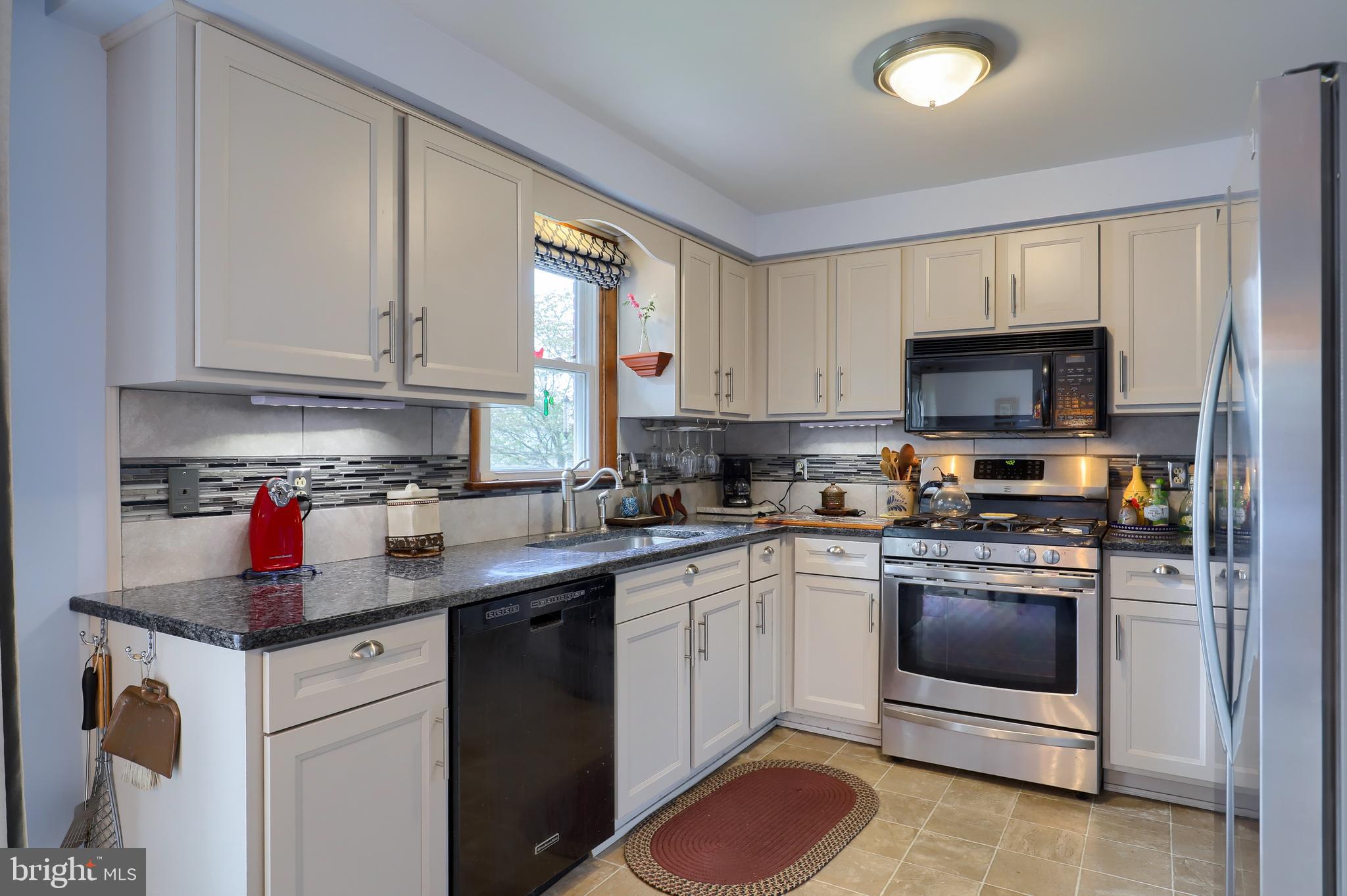 2309 Willow Road York, PA 17408 - Photo 10 of 33