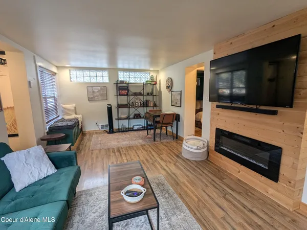 $249,999 | 920 Pearl Street, Wallace, ID 83873