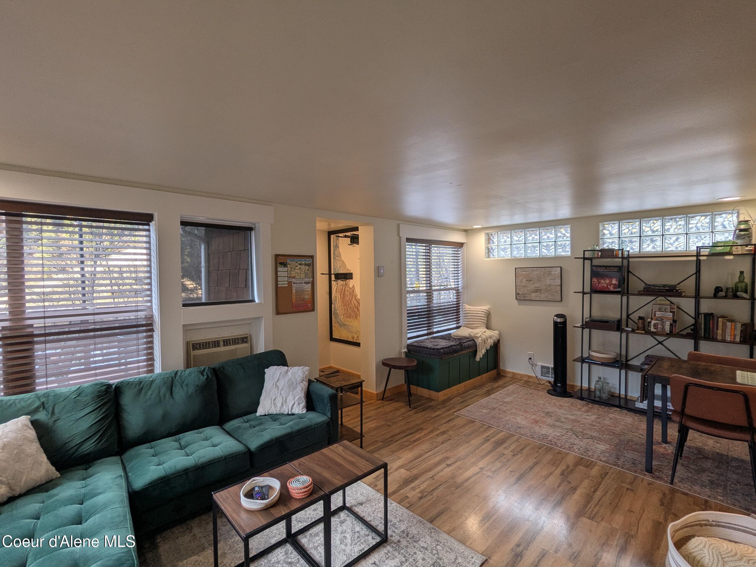 920 Pearl Street Wallace, ID 83873 - Photo 12 of 25 Living Room Pic 4