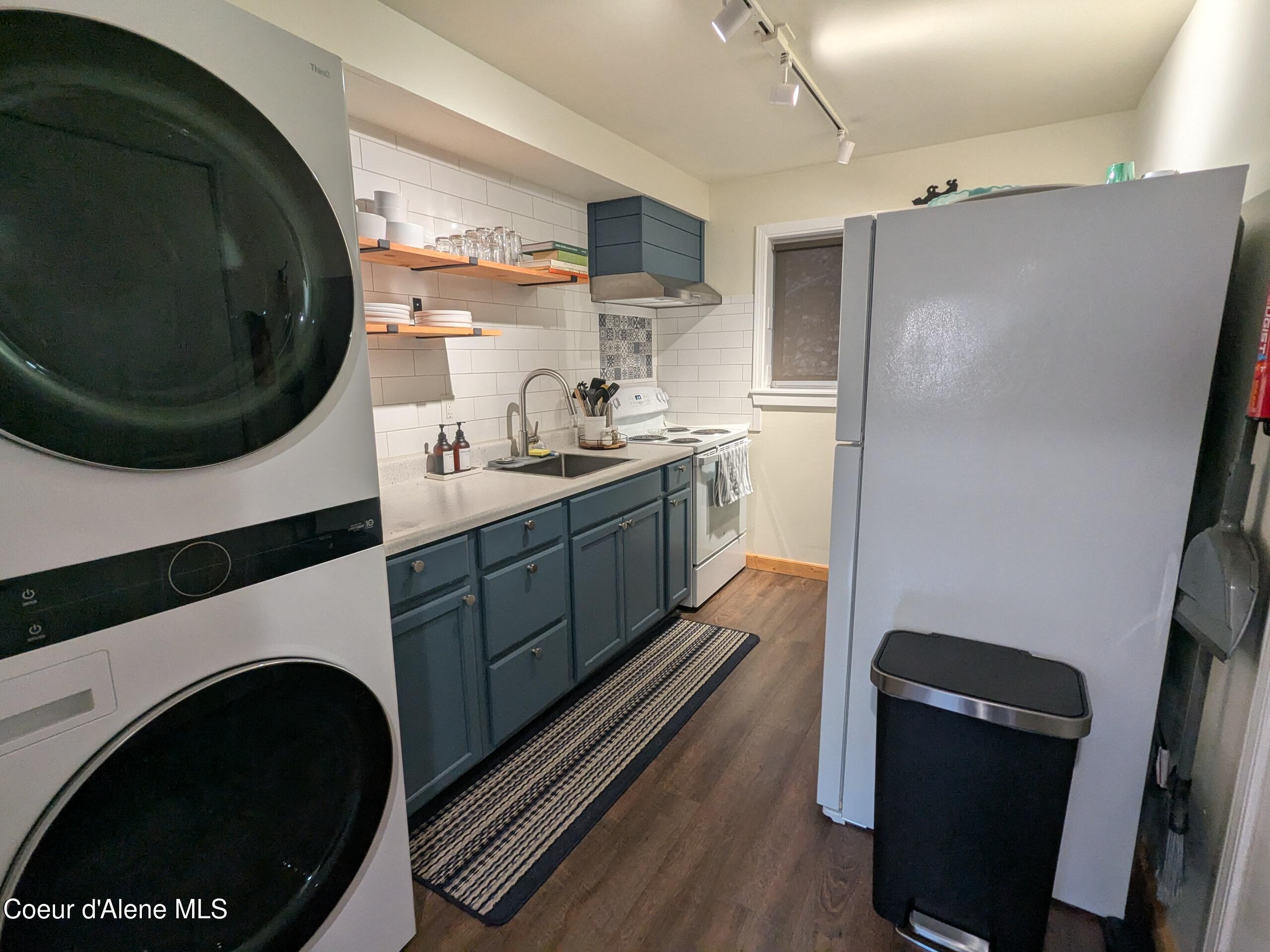 920 Pearl Street Wallace, ID 83873 - Photo 14 of 25 Kitchen Pic 1