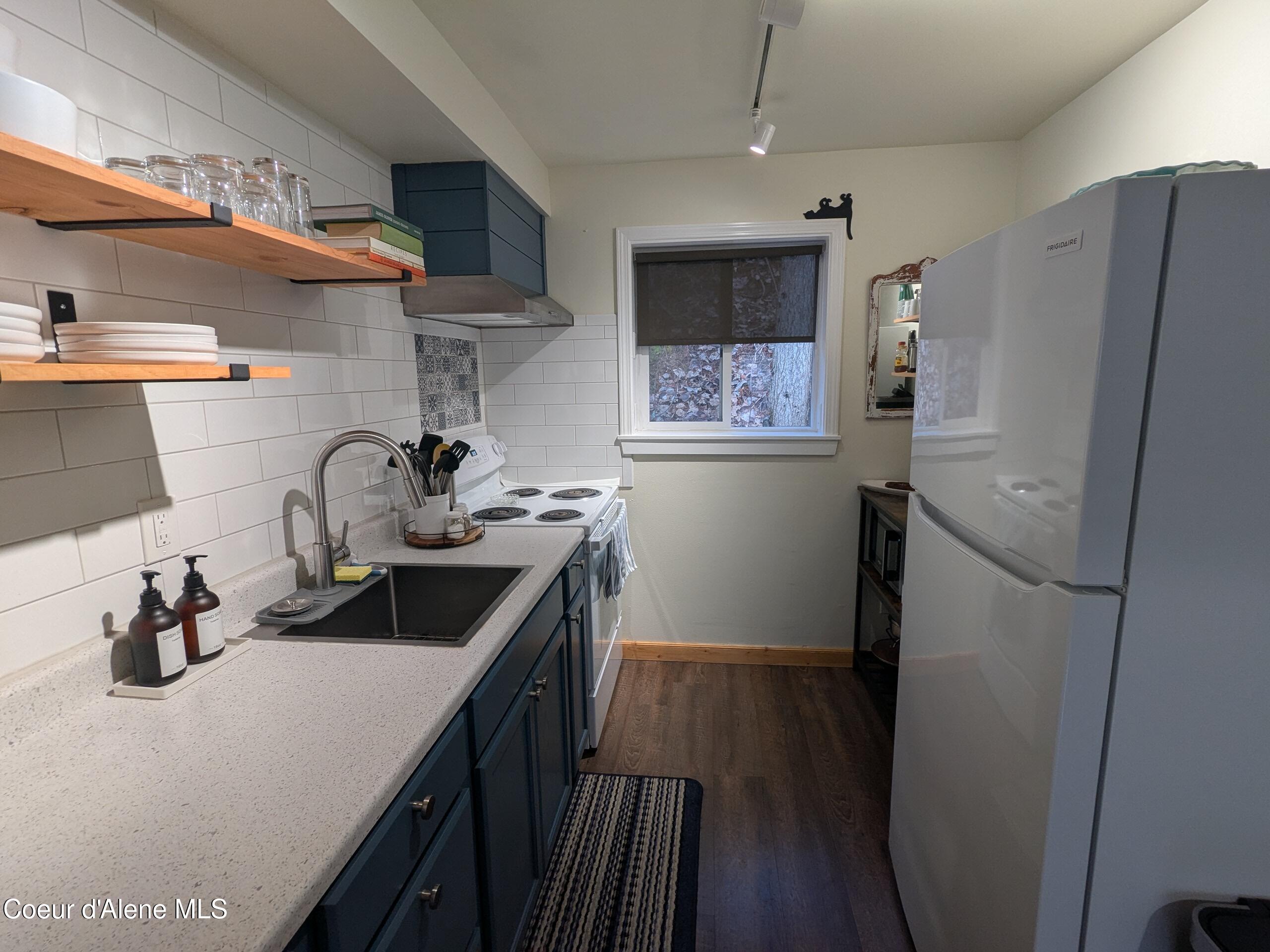 920 Pearl Street Wallace, ID 83873 - Photo 15 of 25 Kitchen Pic 2