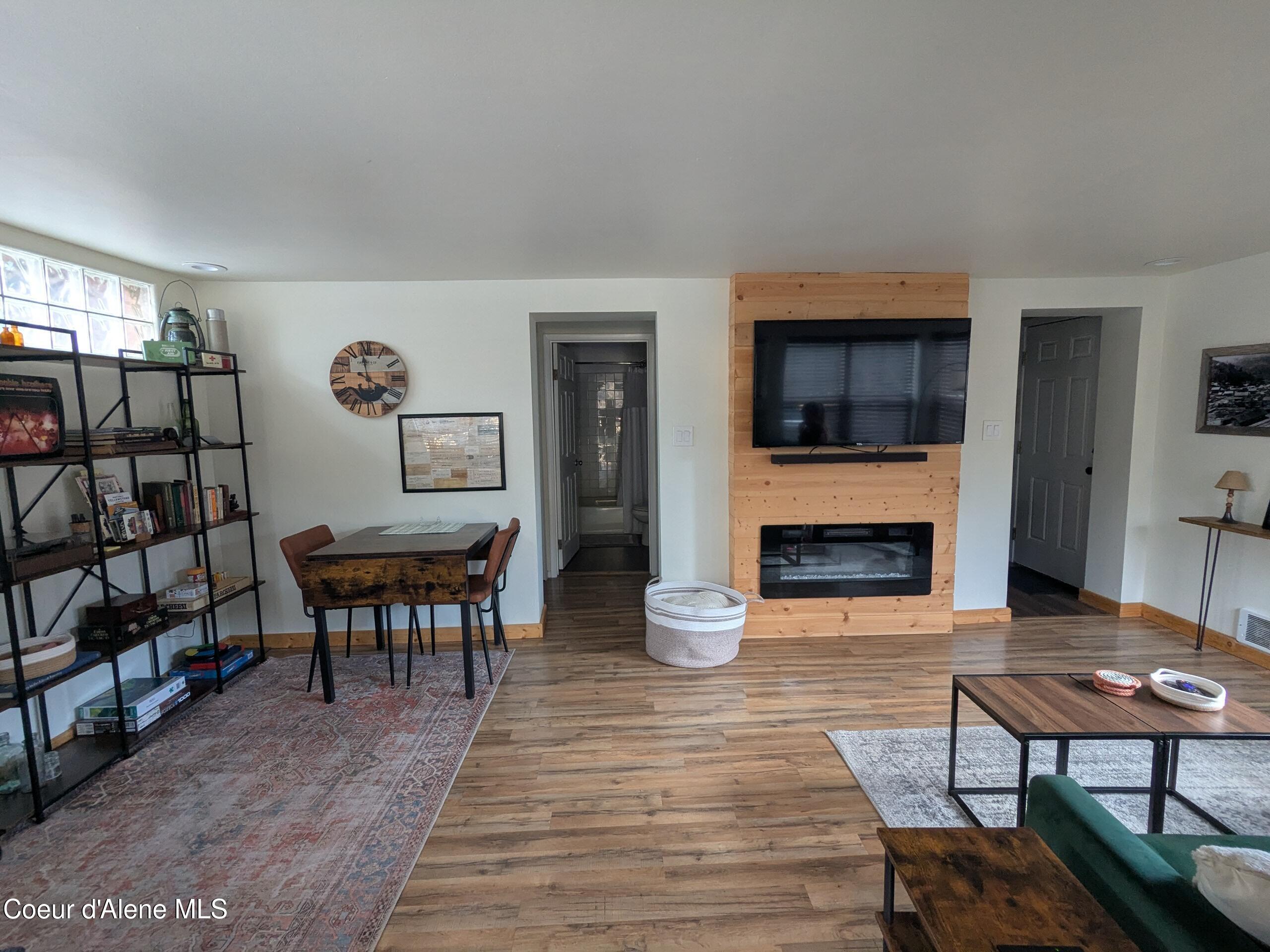 920 Pearl Street Wallace, ID 83873 - Photo 7 of 25 View From Entry Pic 1