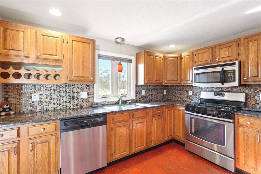 1039 Tinkham Road Wilbraham, MA 01095 - Photo 8 of 36 Gallery Image 8