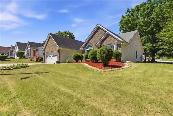 $305,000 | 2618 Hillvale Cove Way, Lithonia, GA 30058