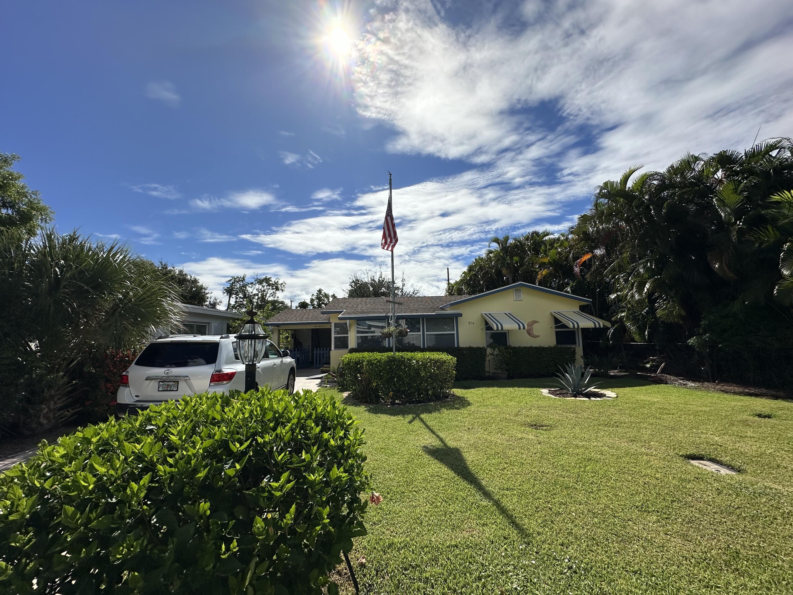 914 Southeast 3rd St