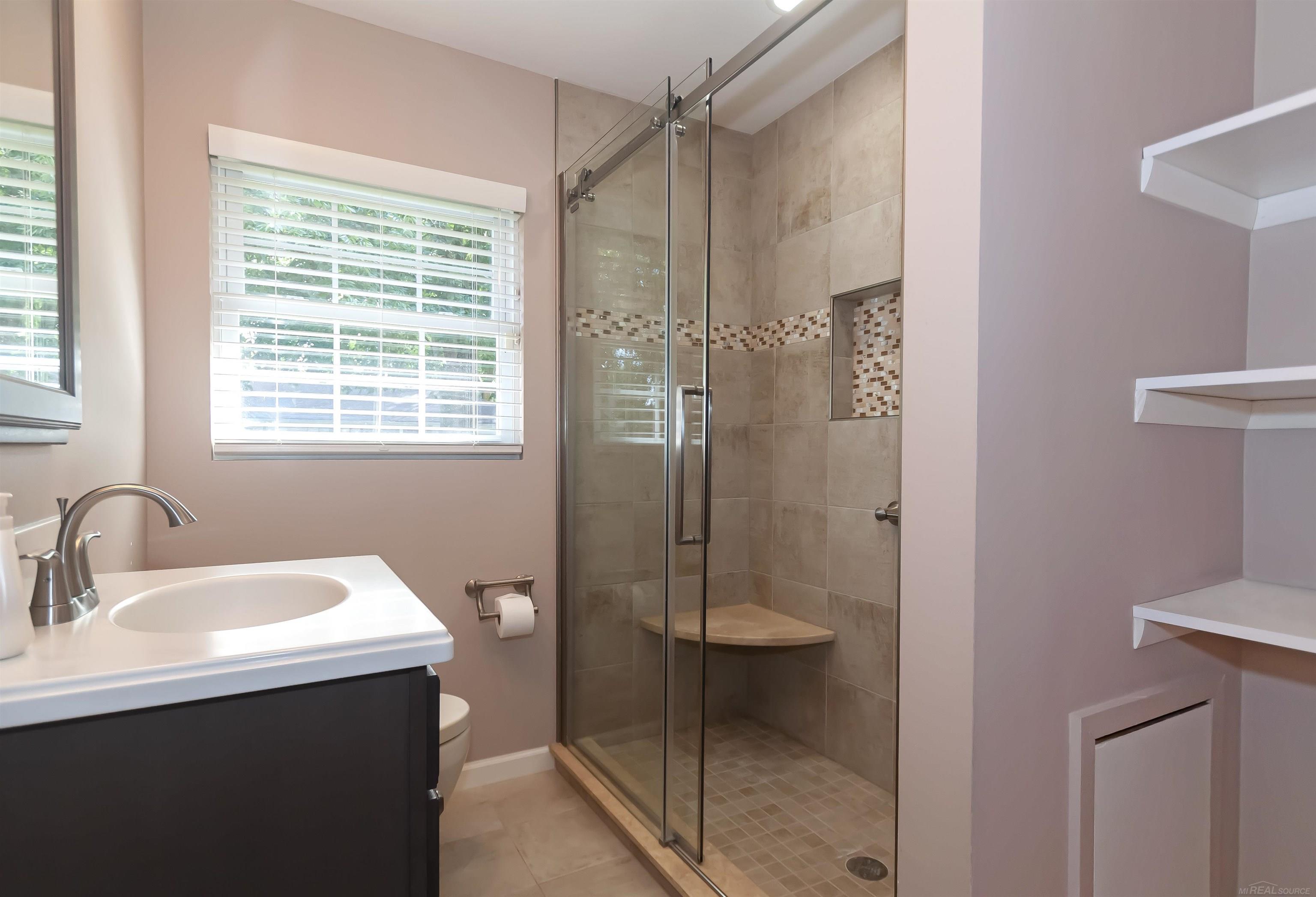 880 Shoreham Road Grosse Pointe Woods, MI 48236 - Photo 27 of 46
