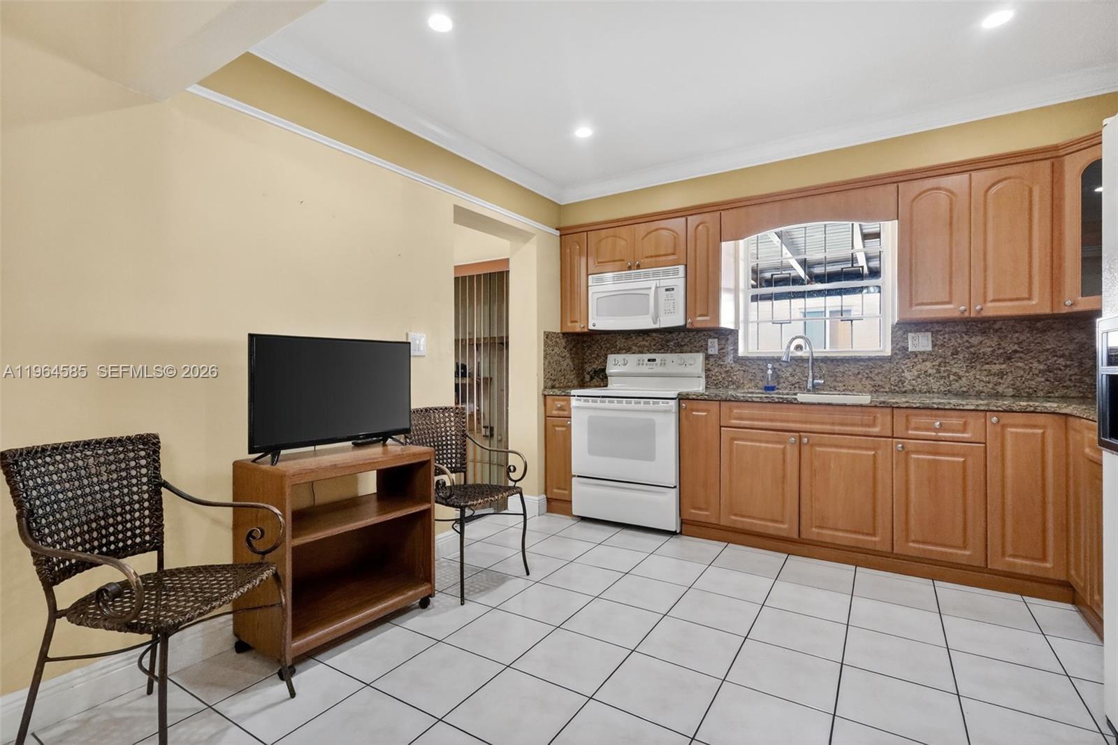 1010 West 33rd Place Hialeah, FL 33012 - Photo 29 of 48