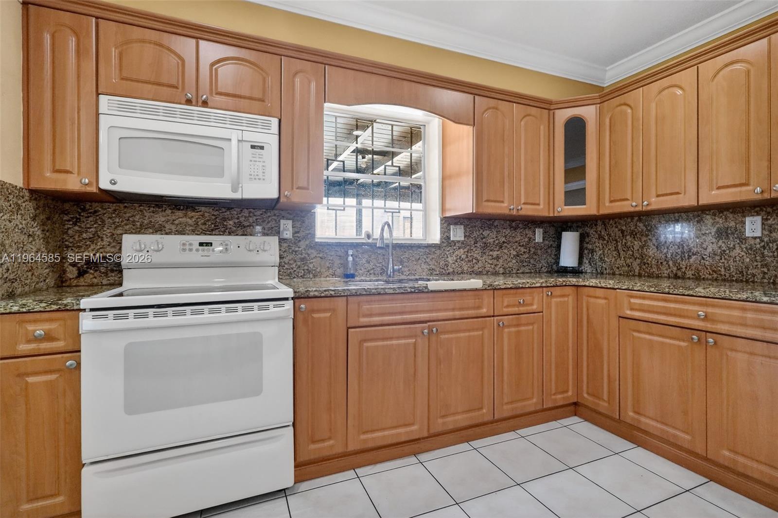 1010 West 33rd Place Hialeah, FL 33012 - Photo 30 of 48