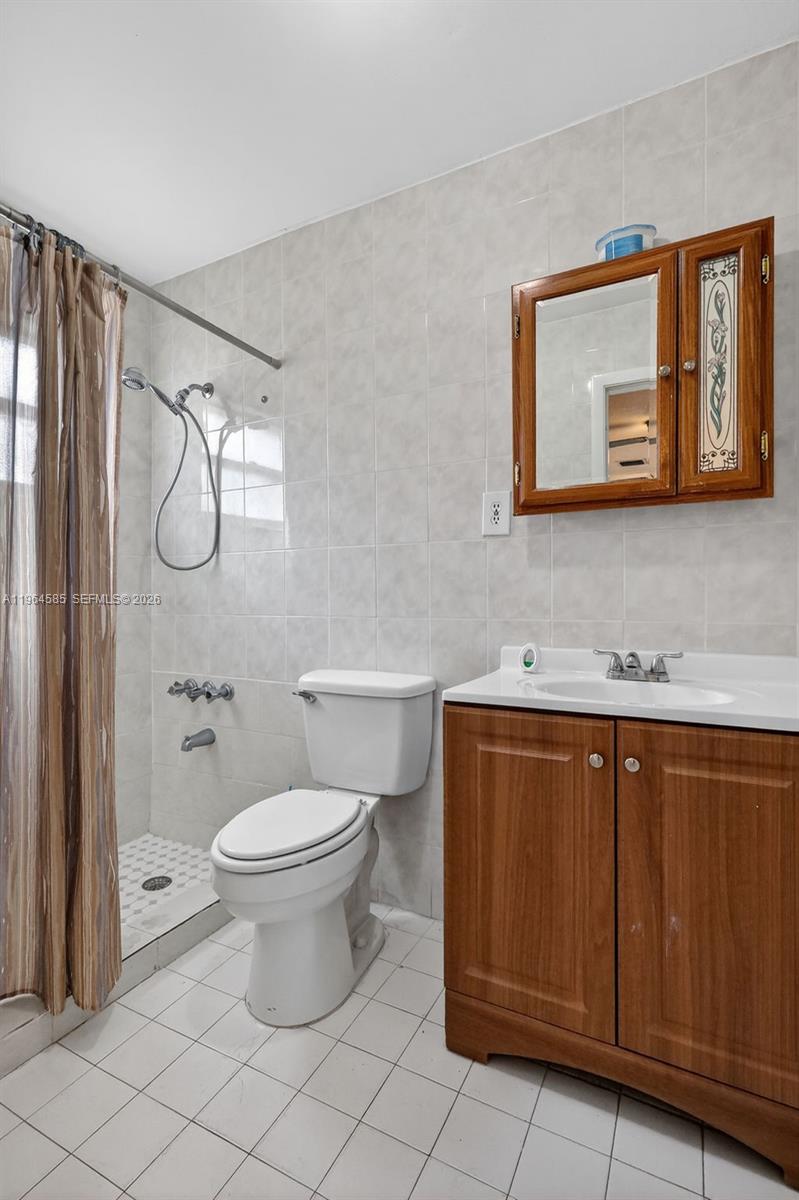 1010 West 33rd Place Hialeah, FL 33012 - Photo 44 of 48