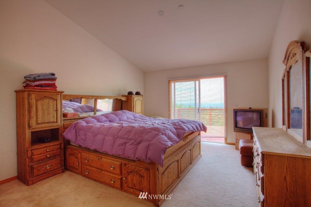 9700 174th Avenue Southeast Renton, WA 98059 - Photo 12 of 23 Gallery Image 12