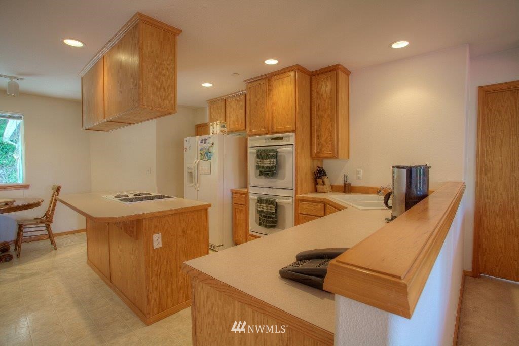 9700 174th Avenue Southeast Renton, WA 98059 - Photo 10 of 23 Gallery Image 10