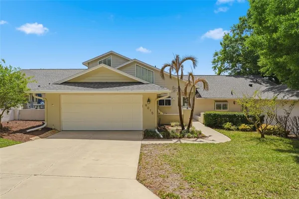 $299,990 | 9015 Village Green Boulevard, Groveland, FL 34736