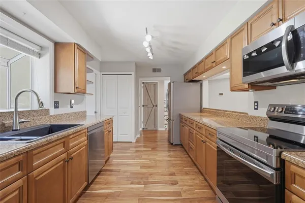 $299,990 | 9015 Village Green Boulevard, Groveland, FL 34736