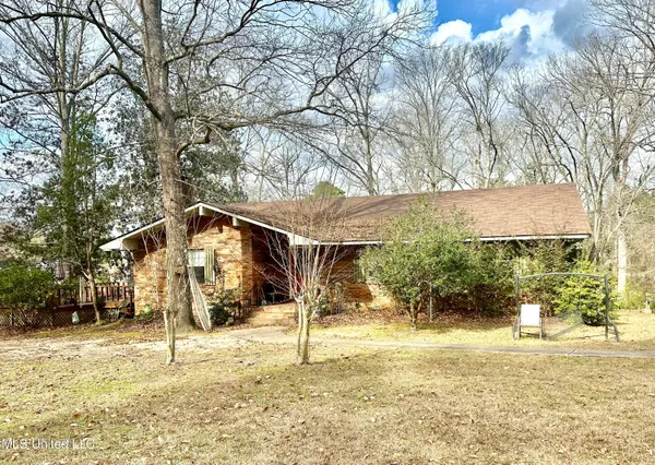 $229,000 | 717 Lakewood Drive Northeast, Brookhaven, MS 39601