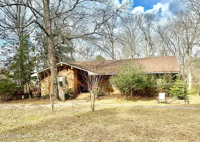 $249,000 | 717 Lakewood Drive Northeast, Brookhaven, MS 39601