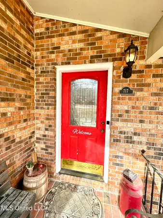 $229,000 | 717 Lakewood Drive Northeast, Brookhaven, MS 39601