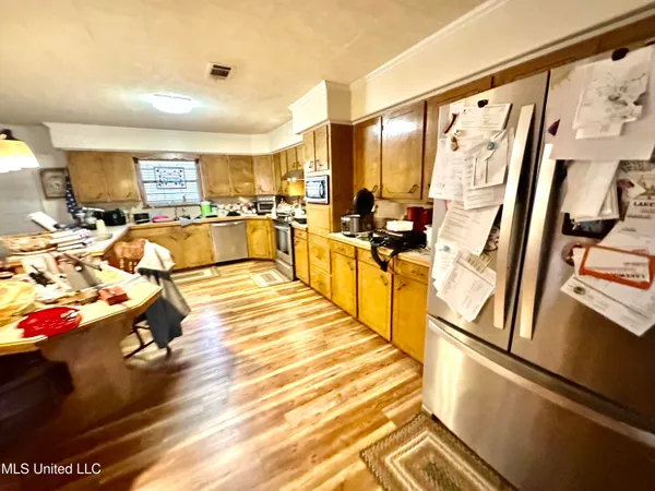 $229,000 | 717 Lakewood Drive Northeast, Brookhaven, MS 39601