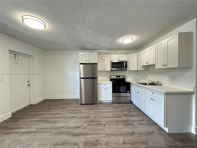 $1,650 | 3660 Northeast 11th Avenue, Unit 6, Oakland Park, FL 33334