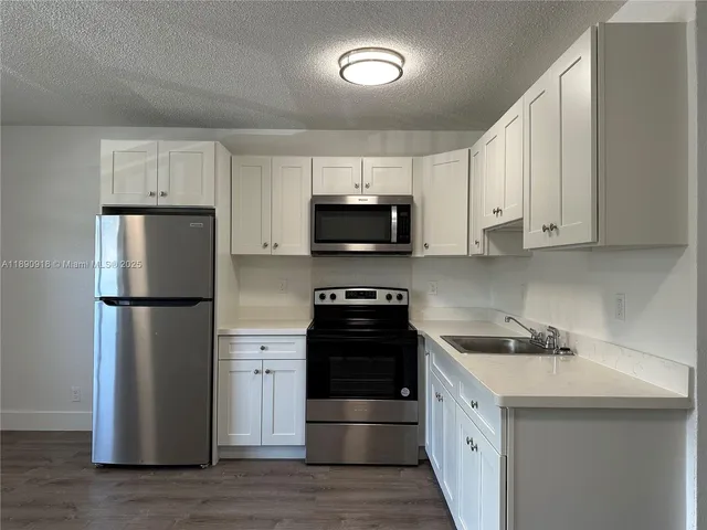 $1,650 | 3660 Northeast 11th Avenue, Unit 6, Oakland Park, FL 33334