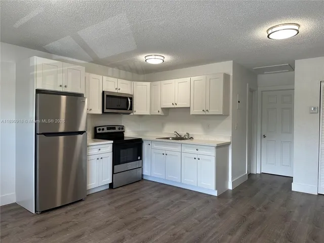 $1,650 | 3660 Northeast 11th Avenue, Unit 6, Oakland Park, FL 33334