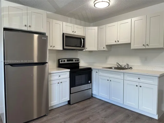 $1,650 | 3660 Northeast 11th Avenue, Unit 6, Oakland Park, FL 33334