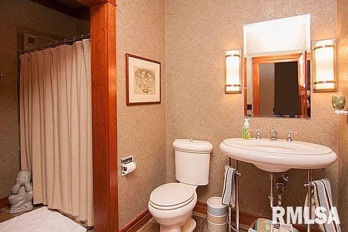 5285 Crow Creek Road Bettendorf, IA 52722 - Photo 17 of 24 Gallery Image 17