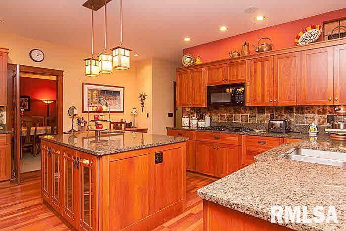 5285 Crow Creek Road Bettendorf, IA 52722 - Photo 4 of 24 Gallery Image 4
