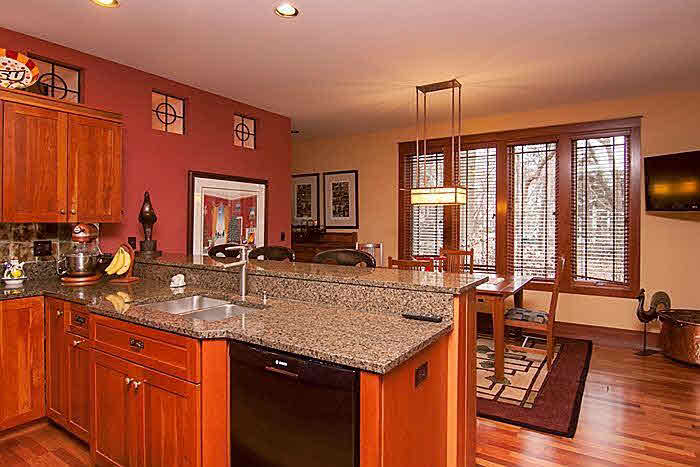 5285 Crow Creek Road Bettendorf, IA 52722 - Photo 5 of 24 Gallery Image 5