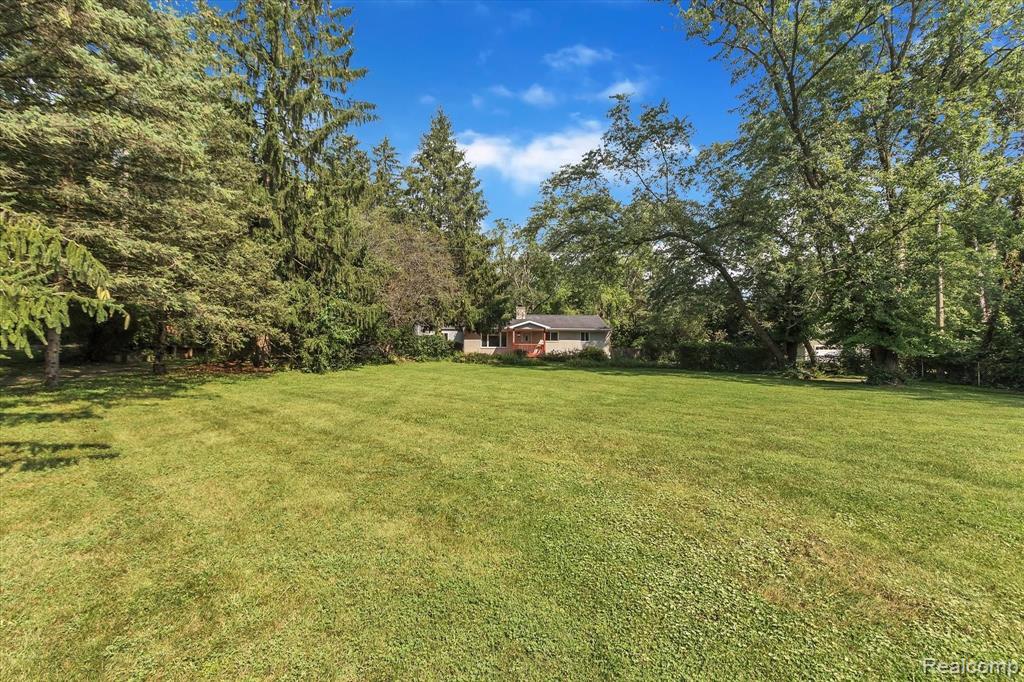 28366 Rollcrest Road Farmington Hills, MI 48334 - Photo 49 of 53